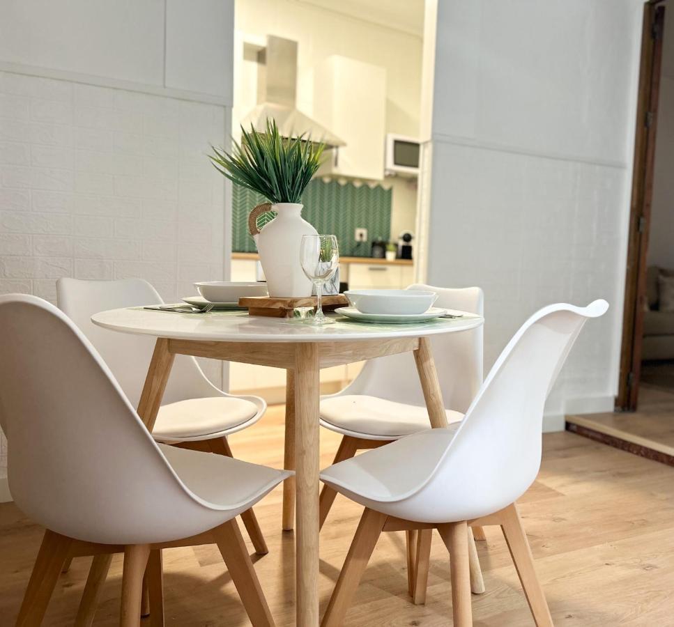 Apartamento Plaza Castilleja de la Cuesta Eksteriør billede