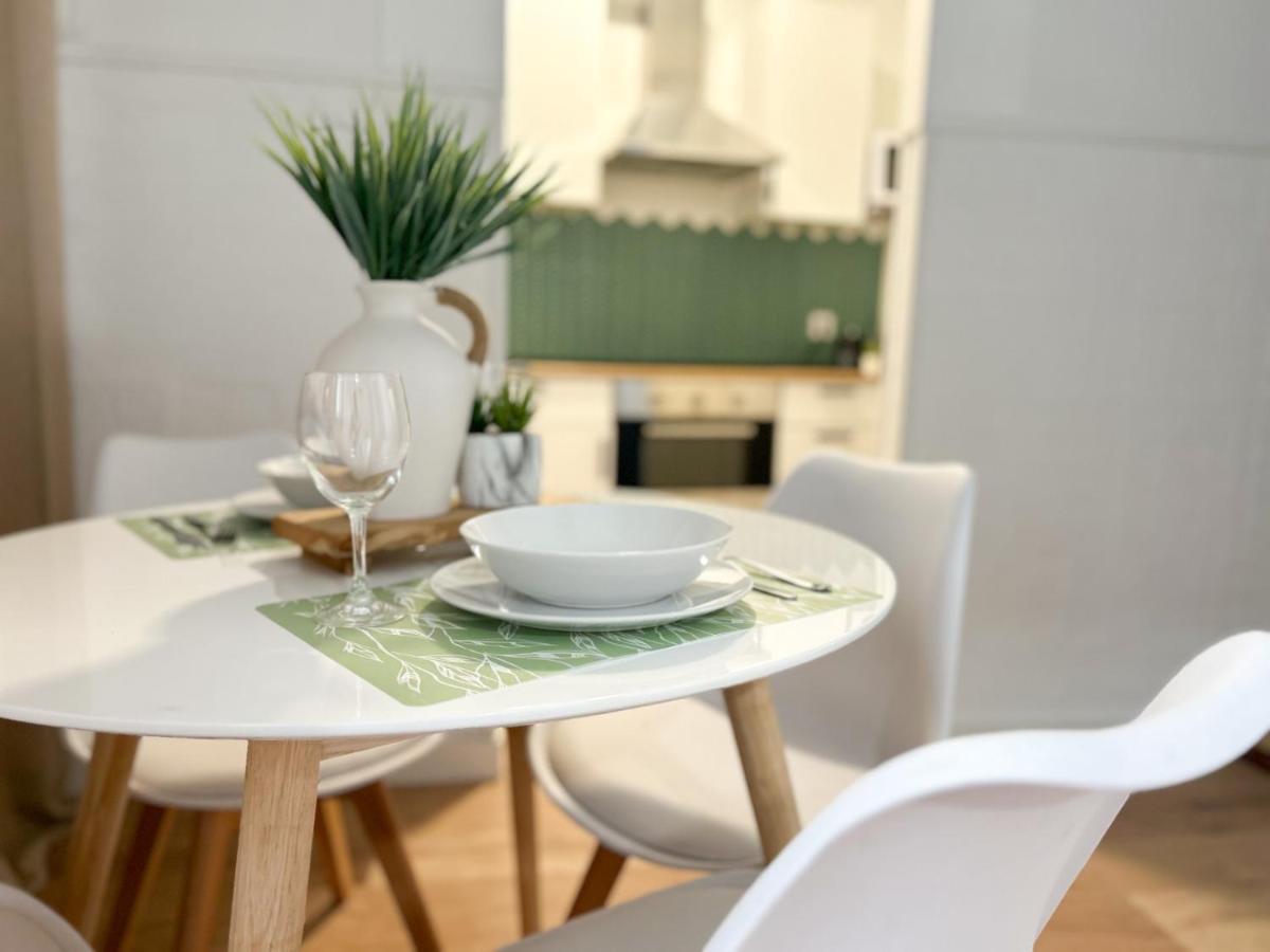 Apartamento Plaza Castilleja de la Cuesta Eksteriør billede